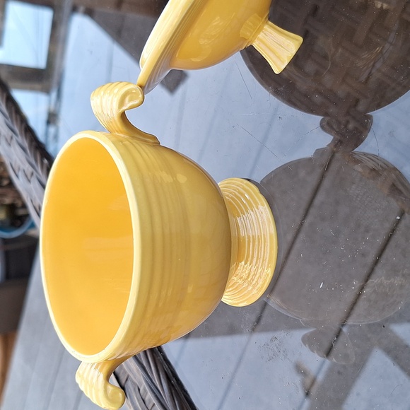 Vintage Fiestaware Yellow Sugar Bowl with Lid - Picture 8 of 8